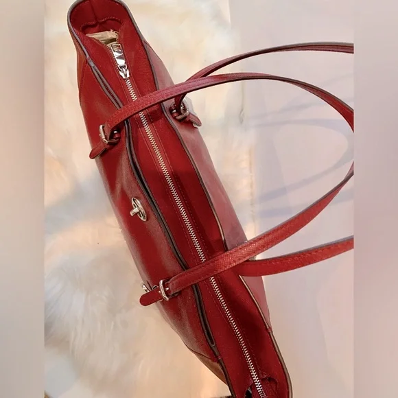 🌹🌹COACH NWT TURNLOCK TOTE SHOULDER RED CROSS GRAIN LEATHER ADJ STRAP 17x11x5 - Picture 4 of 5